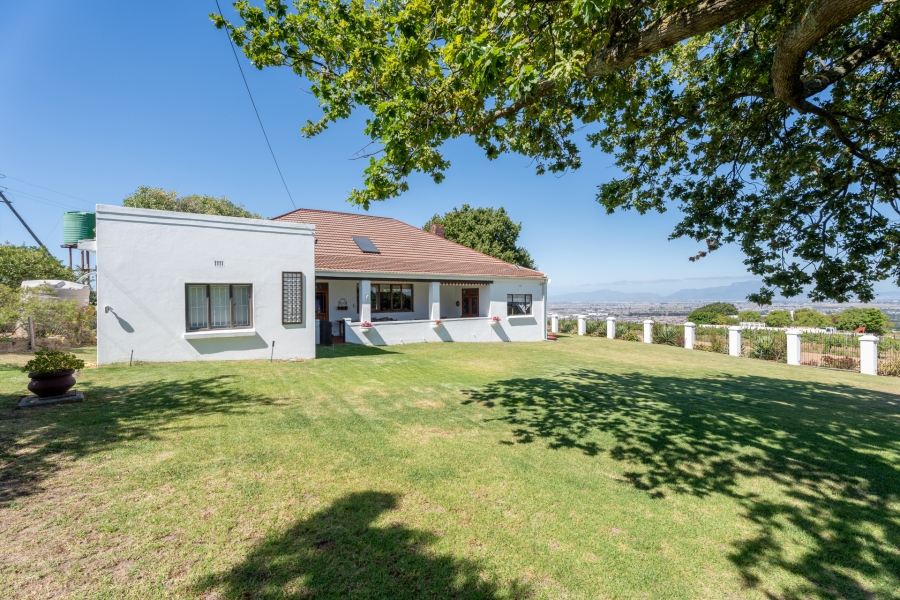 6 Bedroom Property for Sale in Stellenbosch Farms Western Cape